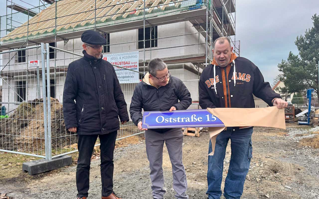 Gartenstadt Erika Laubusch, Übergabe der ersten neuen Hausnummer